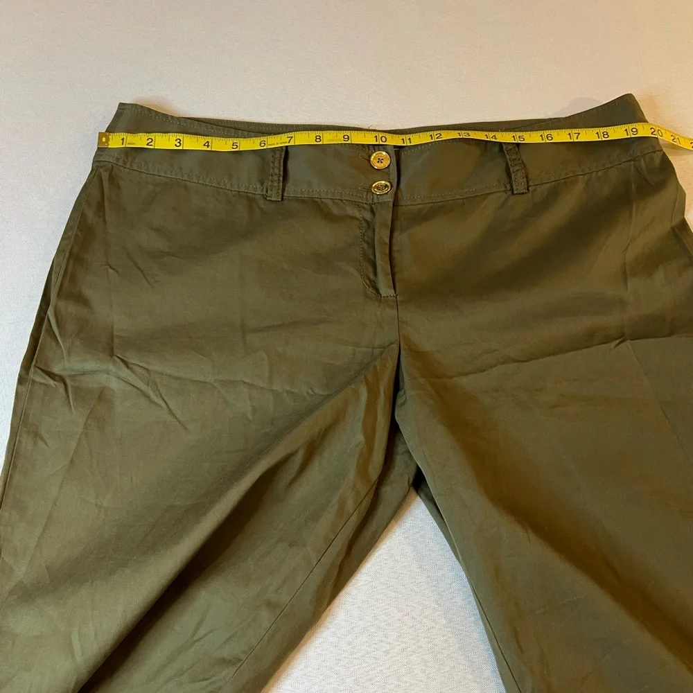 Michael‎ Kors Olive Green Women's Shorts Size 16